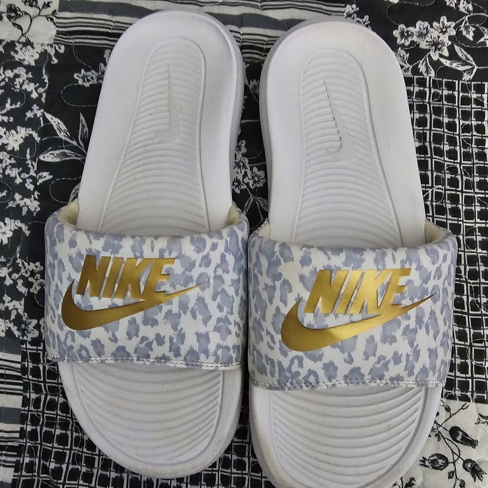 Nike White and Gold Women's Sandals